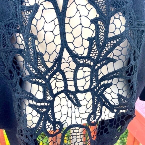 BCBG MAXAZRIA Wrap Black super soft embroidered back Dolman sleeve Shrug S Med - Picture 6 of 10